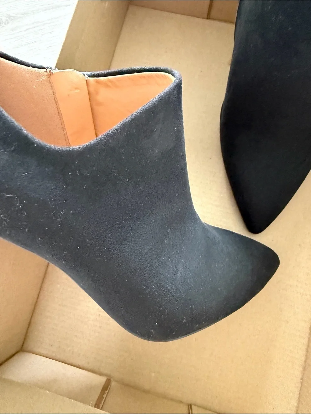 Jessica sleek pointed
